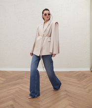 Load image into Gallery viewer, Bianca beige blazer
