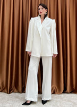 Load image into Gallery viewer, Bianca white blazer
