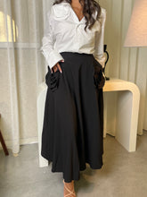 Load image into Gallery viewer, Rose black skirt
